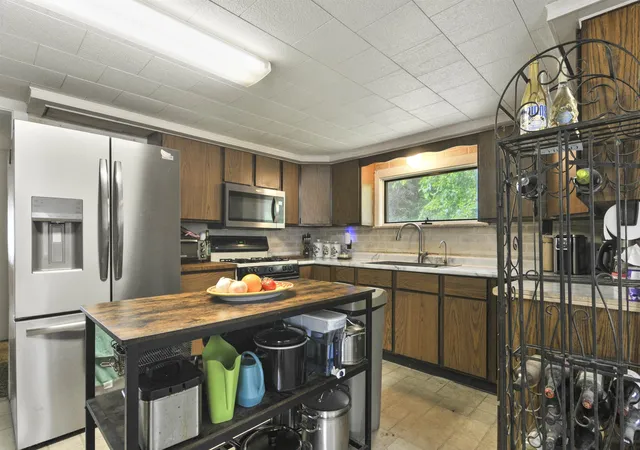 Photo 2 of Single family home for sale at 1709 W Division St, Cadillac, MI 49601 | MLS# 78080071619 | Listing updated on 2026-08-02