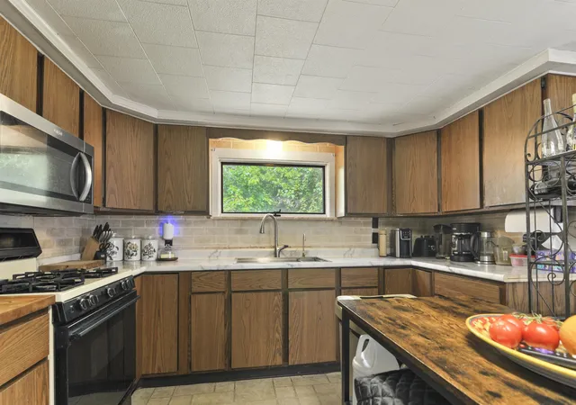 Photo 3 of Single family home for sale at 1709 W Division St, Cadillac, MI 49601 | MLS# 78080071619 | Listing updated on 2026-08-02