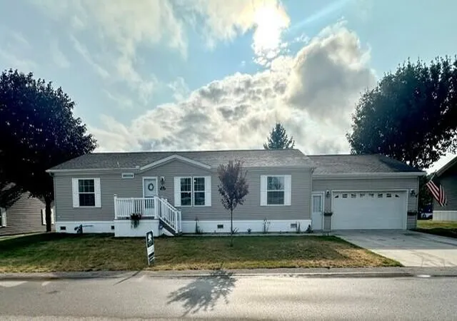 Photo 1 of Single family home for sale at 13763 Shamrock Ln, Cedar Springs, MI 49319 | MLS# 65026038964 | Listing updated on 2026-07-29