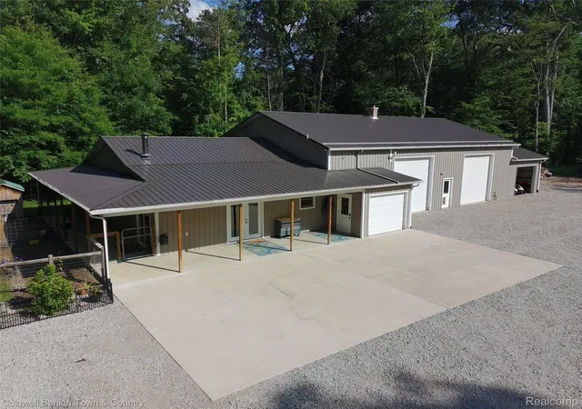 Photo 1 of Single family home for sale at 6150 Fleming Rd, Fowlerville, MI 48836 | MLS# 20261058786 | Listing updated on 2026-08-23