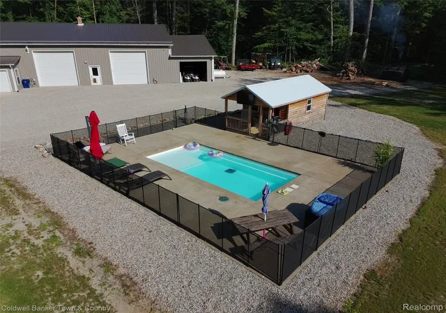 Photo 3 of Single family home for sale at 6150 Fleming Rd, Fowlerville, MI 48836 | MLS# 20261058786 | Listing updated on 2026-08-23