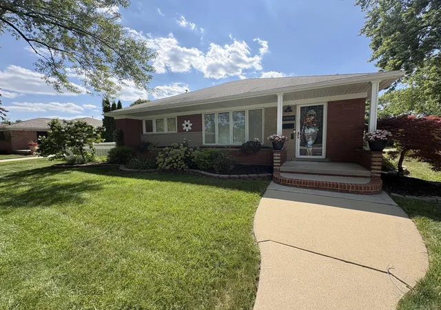 1st image of 8908 Fox Ave, Allen Park, MI 48101 | MLS# 81026038973