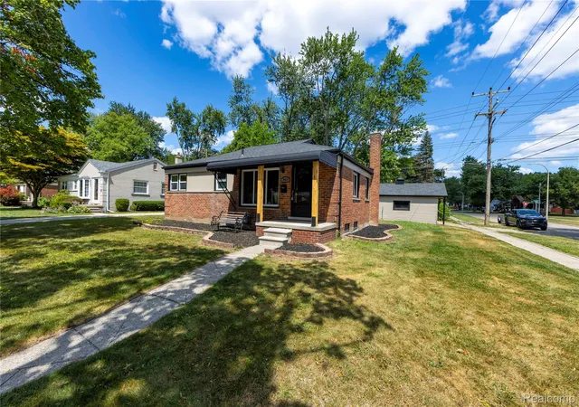 2nd image of 29824 Hathaway St, Livonia, MI 48150 | MLS# 20261058797