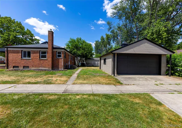 4th image of 29824 Hathaway St, Livonia, MI 48150 | MLS# 20261058797