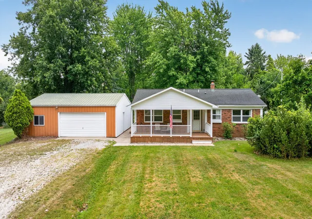 Photo 2 of Single family home for sale at 6111 Billmyer Hwy, Tecumseh, MI 49286 | MLS# 55026038978 | Listing updated on 2026-07-29