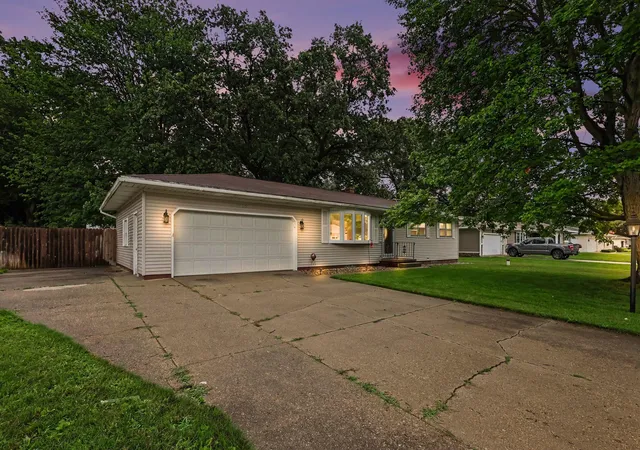 Photo 3 of Single family home for sale at 1830 Kings Ct, Muskegon, MI 49445 | MLS# 71026038977 | Listing updated on 2026-08-30