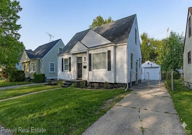 Photo 3 of Single family home for sale at 25246 Hayes Rd, Roseville, MI 48066 | MLS# 20261058803 | Listing updated on 2026-10-03