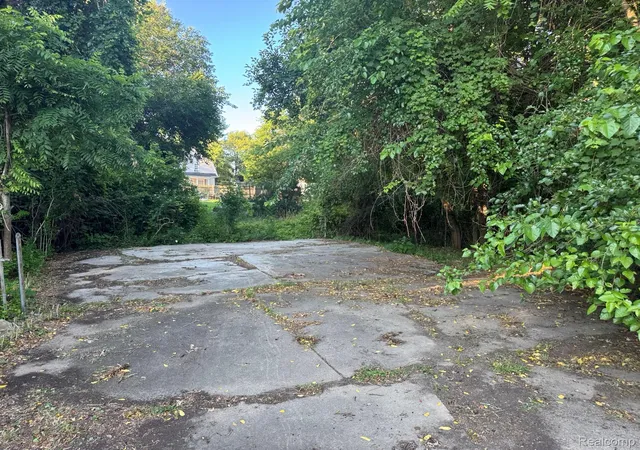 1st image of 221 Harrison St, Pontiac, MI 48341 | MLS# 20261058806
