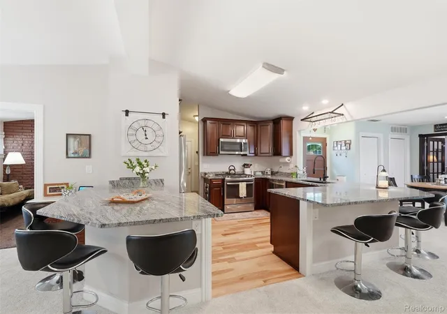 3rd image of 1640 Beverly Blvd, Walled Lake, MI 48390 | MLS# 20261058810