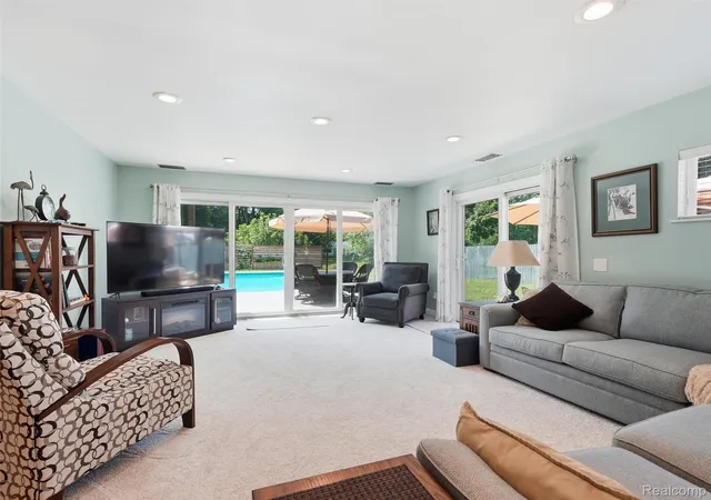 4th image of 1640 Beverly Blvd, Walled Lake, MI 48390 | MLS# 20261058810