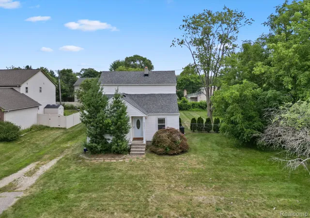 2nd image of 2891 Culbertson Ave, Rochester Hills, MI 48307 | MLS# 20261058819