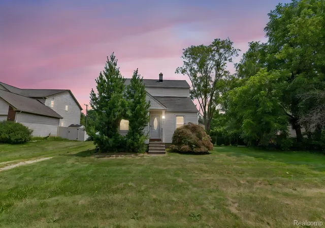 3rd image of 2891 Culbertson Ave, Rochester Hills, MI 48307 | MLS# 20261058819