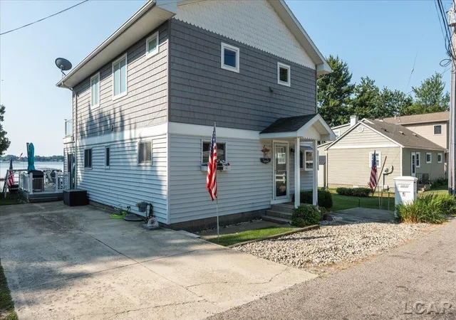 2nd image of 10240 W Ferndale Dr Dr, Manitou Beach, MI 49253 | MLS# 56050216473