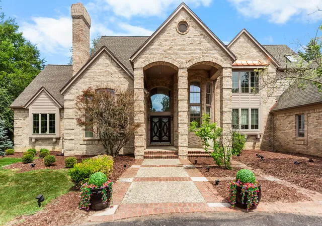 Single family home for sale at 2086 Valleyview Dr, Ann Arbor, MI 48105 | MLS# 81026038985