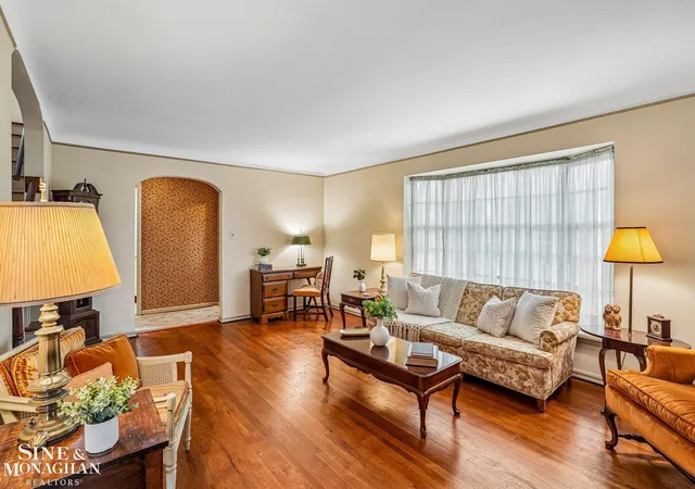 4th image of 470 Allard Rd, Grosse Pointe Farms, MI 48236 | MLS# 58050216479