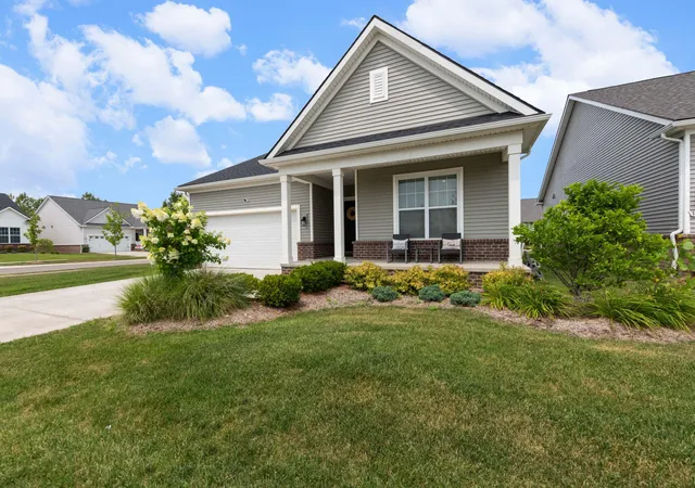 3rd image of 3775 Park Creek Ln, Canton Charter Township Wayne, MI 48188 | MLS# 81026038989
