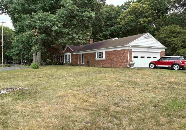 Photo 2 of Single family home for sale at 1402 Woodslea St, Flint, MI 48507 | MLS# 5050216484 | Listing updated on 2026-09-14