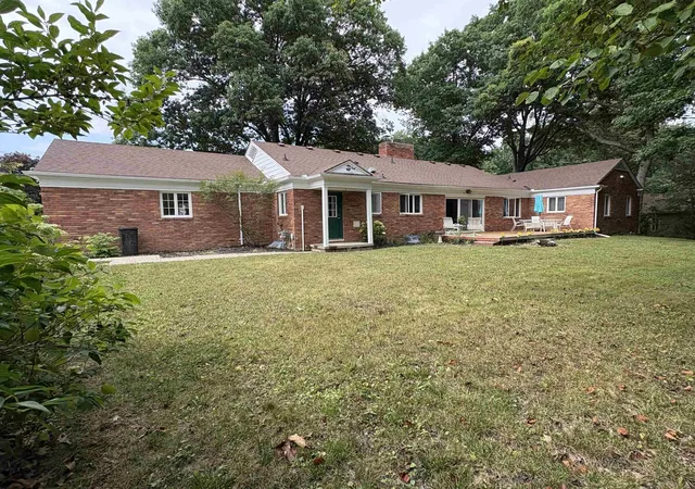 Photo 3 of Single family home for sale at 1402 Woodslea St, Flint, MI 48507 | MLS# 5050216484 | Listing updated on 2026-09-14