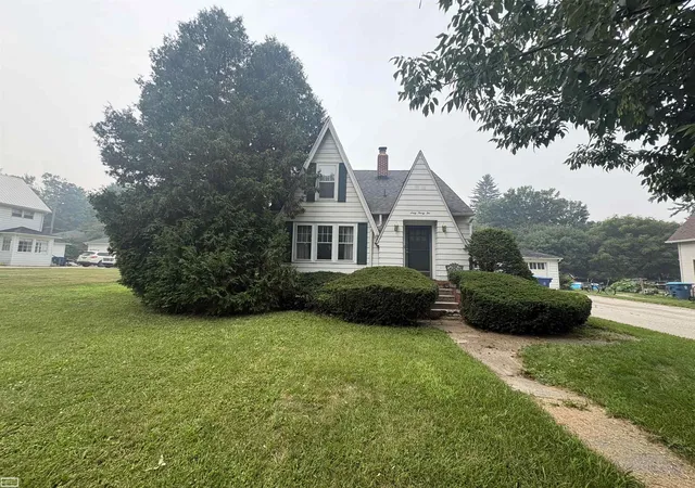 Photo 1 of Single family home for sale at 6032 Fox St, Mayville, MI 48744 | MLS# 58050216485 | Listing updated on 2026-08-27