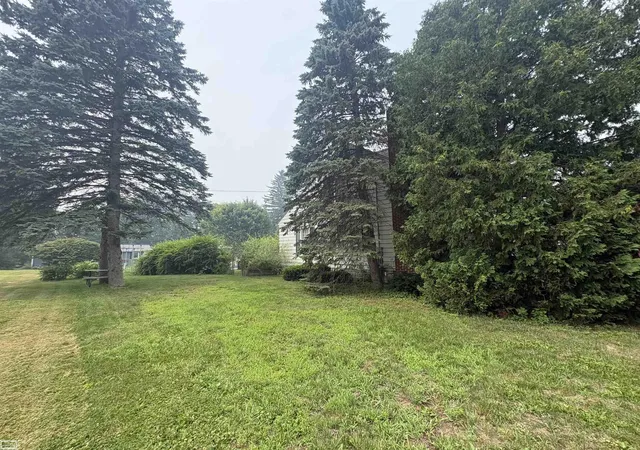 Photo 3 of Single family home for sale at 6032 Fox St, Mayville, MI 48744 | MLS# 58050216485 | Listing updated on 2026-08-27