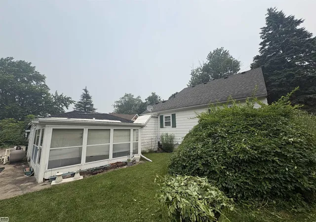 Photo 3 of Single family home for sale at 6032 Fox St, Mayville, MI 48744 | MLS# 58050216485 | Listing updated on 2026-08-27