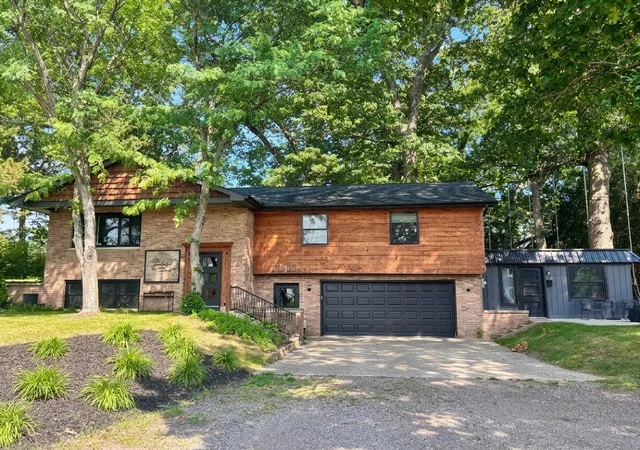 2nd image of 17500 N Fruitport Rd, Spring Lake, MI 49456 | MLS# 65026038994