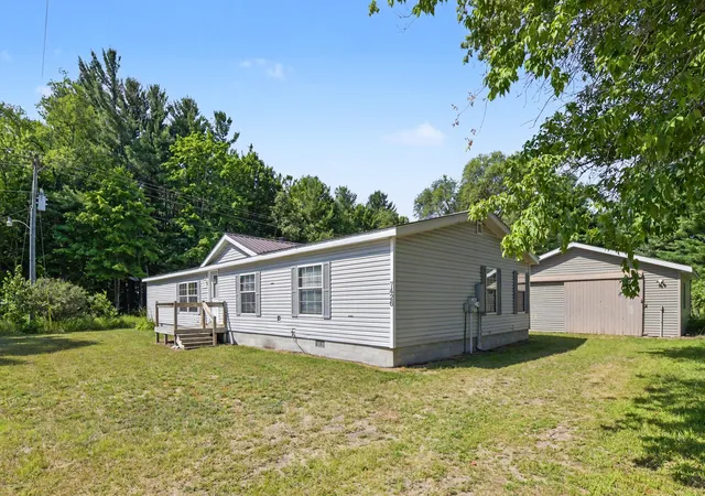 Photo 3 of Single family home for sale at 7426 2nd Street, Thompsonville, MI 49683 | MLS# 71026038996 | Listing updated on 2026-09-13