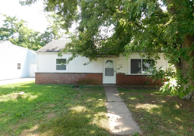 Photo 1 of Single family home for sale at 1710 Cass St, Niles, MI 49120 | MLS# 64026038998 | Listing updated on 2026-08-22