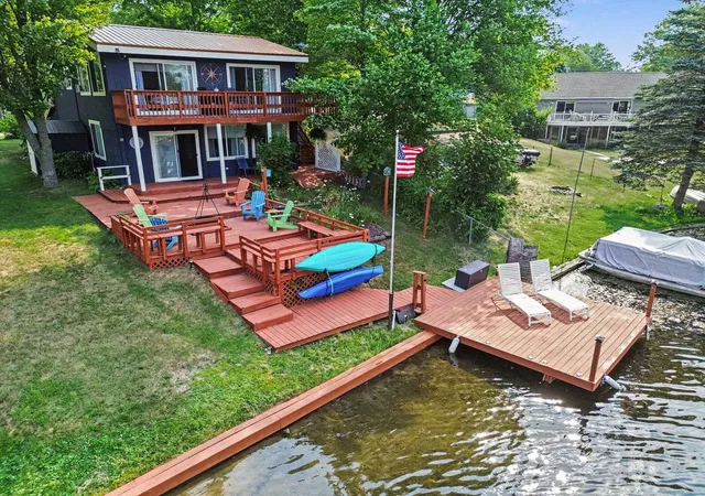 1st image of 163 N Scott Dr, Farwell, MI 48622 | MLS# 79080071627