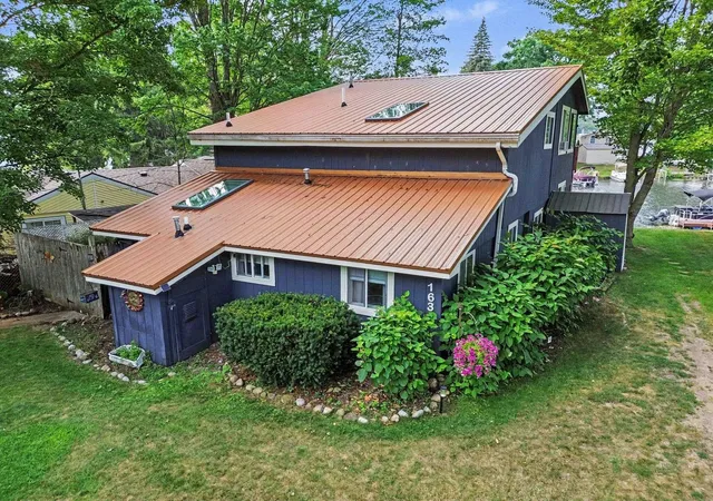 45th image of 163 N Scott Dr, Farwell, MI 48622 | MLS# 79080071627