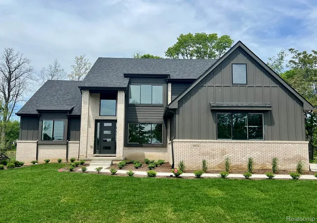 1st image of 2934 W Walton Blvd, Waterford, MI 48329 | MLS# 20261058851