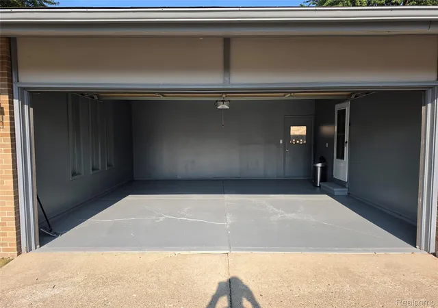 4th image of 3710 Worchester Dr, Flint, MI 48503 | MLS# 20261058852