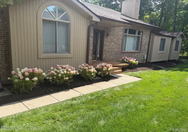 Photo 2 of Condo for sale at 7413 Tall Timbers #178, West Bloomfield, MI 48322 | MLS# 20261058853 | Listing updated on 2026-09-03