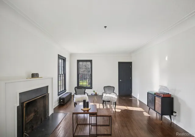 5th image of 276 Lewiston Rd, Grosse Pointe Farms, MI 48236 | MLS# 20261058858