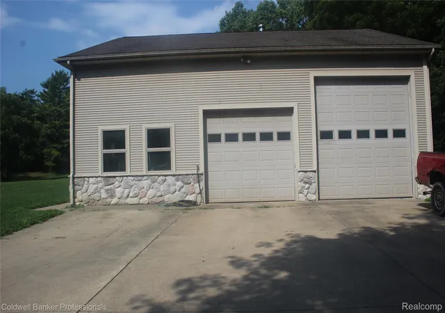 Photo 3 of Single family home for sale at 1522 High Holw Dr, Ann Arbor, MI 48103 | MLS# 20261058861 | Listing updated on 2026-08-23