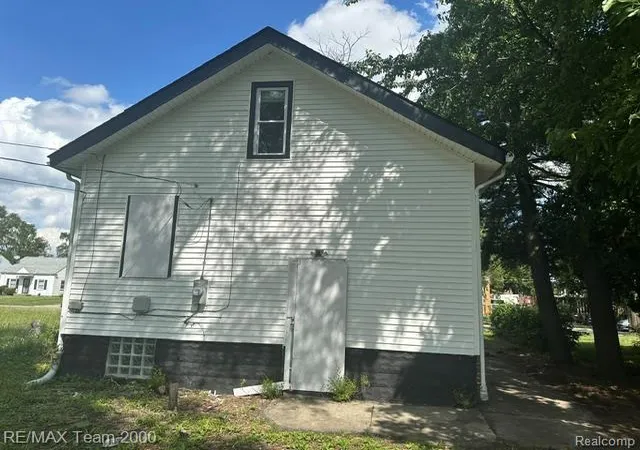 Photo 3 of Single family home for sale at 19159 Mackay St, Detroit, MI 48234 | MLS# 20261058864 | Listing updated on 2026-09-01
