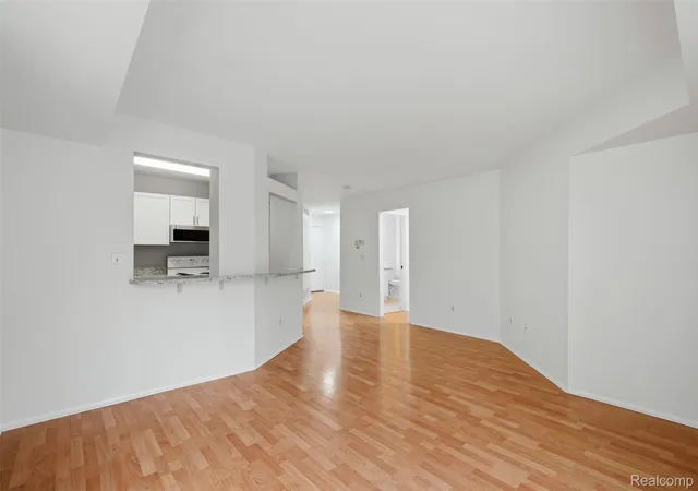 Photo 3 of Condo for sale at 2215 S Huron Pkwy #1, Ann Arbor, MI 48104 | MLS# 20261058871 | Listing updated on 2026-09-19