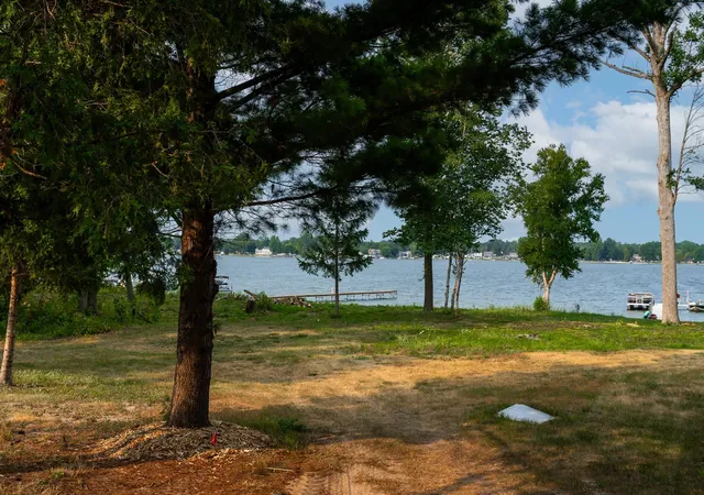2nd image of 1781 Midway Dr, Weidman, MI 48893 | MLS# 79080071633