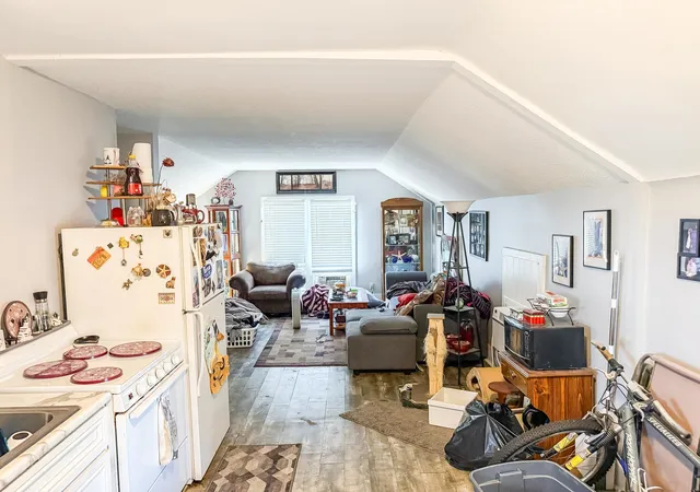 36th image of 310 W Superior St, Alma, MI 48801 | MLS# 79080071634