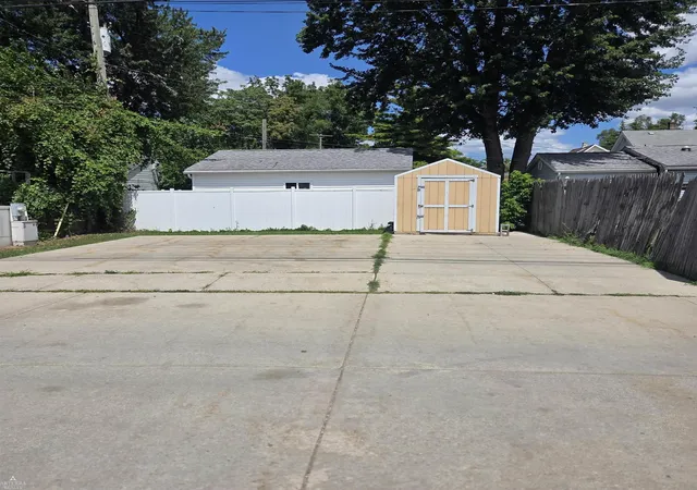 21st image of 27029 Dartmouth St St, Madison Heights, MI 48071 | MLS# 58050216501