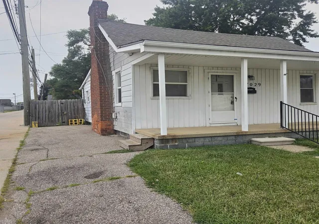 3rd image of 27029 Dartmouth St St, Madison Heights, MI 48071 | MLS# 58050216501
