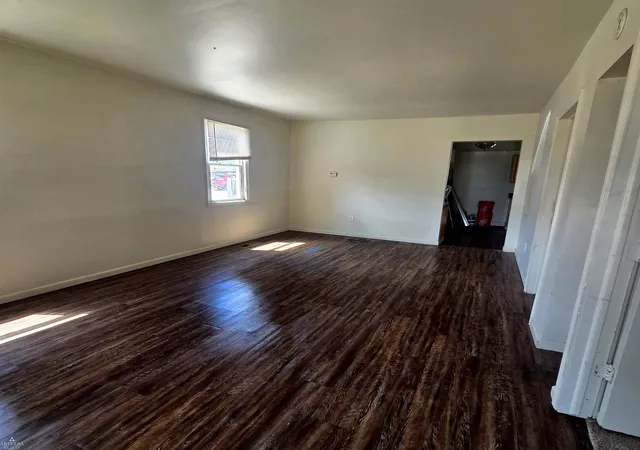 4th image of 27029 Dartmouth St St, Madison Heights, MI 48071 | MLS# 58050216501
