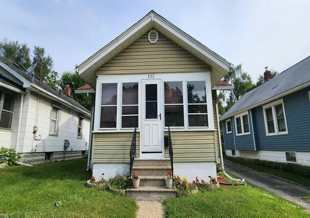 Photo 1 of Single family home for sale at 320 E Prospect St, Jackson, MI 49203 | MLS# 58050216503 | Listing updated on 2026-07-29