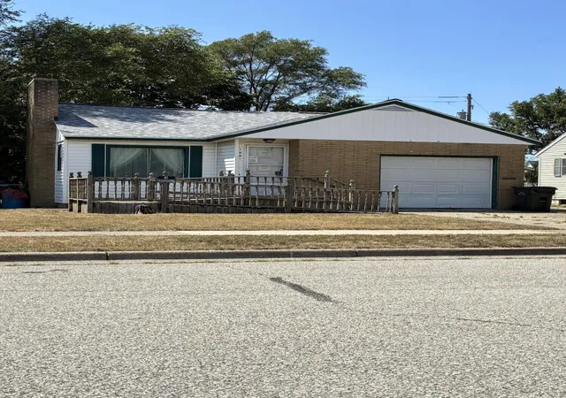 Photo 1 of Single family home for sale at 1051 Roberts St, Muskegon, MI 49442 | MLS# 71026039024 | Listing updated on 2026-09-10