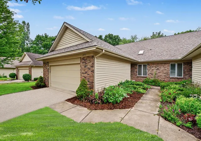 Listing Photo 3 - Condo for sale in building located at 6971 Pinehurst Ln NE, Rockford, MI 49341