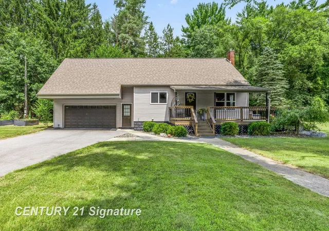 Photo 1 of Sale Pending at 709 E Miller Rd, Midland, MI 48640 | MLS# 61050216514 | Listing updated on 2026-09-03