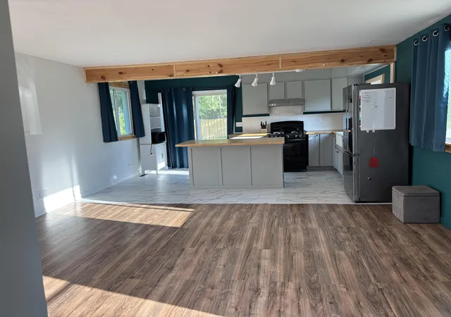 3rd image of 2438 N Huron, Tawas City, MI 48763 | MLS# 77080071637