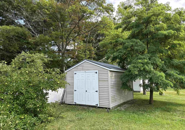 40th image of 2438 N Huron, Tawas City, MI 48763 | MLS# 77080071637