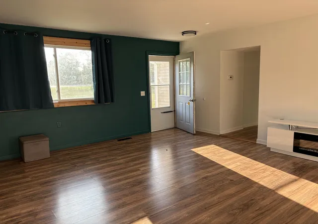 4th image of 2438 N Huron, Tawas City, MI 48763 | MLS# 77080071637