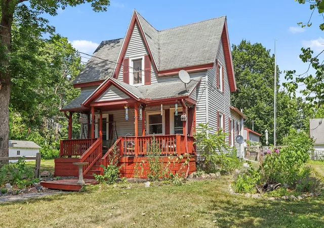 3rd image of 48 Burgess Dr, Galesburg, MI 49053 | MLS# 66026039034